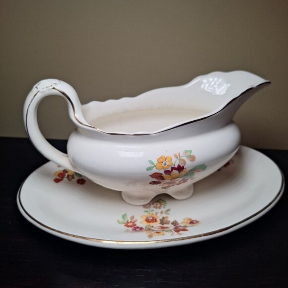 Royal Staffordshire Gravy Boat England Floral Saucer Plate 2 Piece Set Wilkinson - Picture 1 of 8
